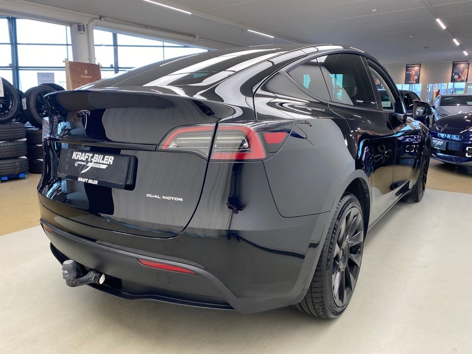 Tesla Model Y Long Range AWD 5d