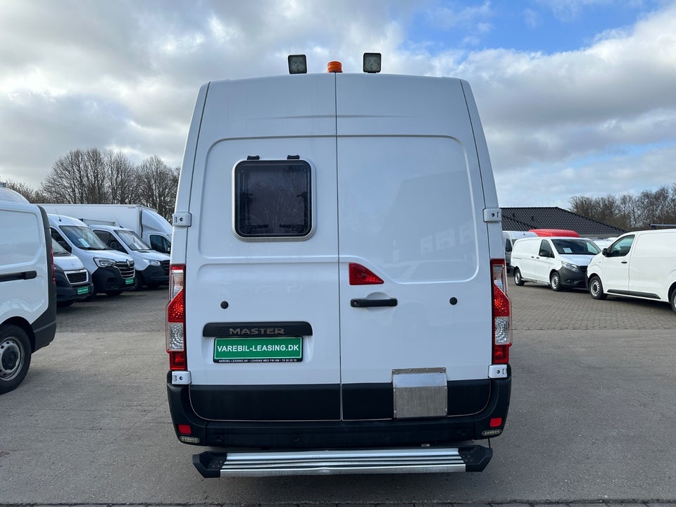 Renault Master IV T33 2,3 dCi 150 L2H2 Kassevogn