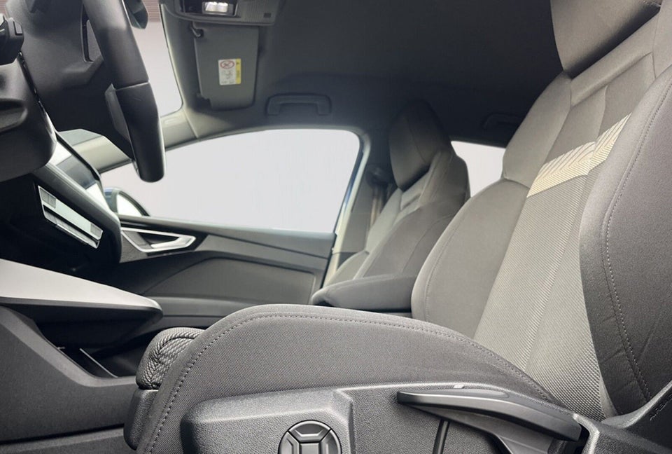 Audi Q4 e-tron 45 Advance quattro 5d