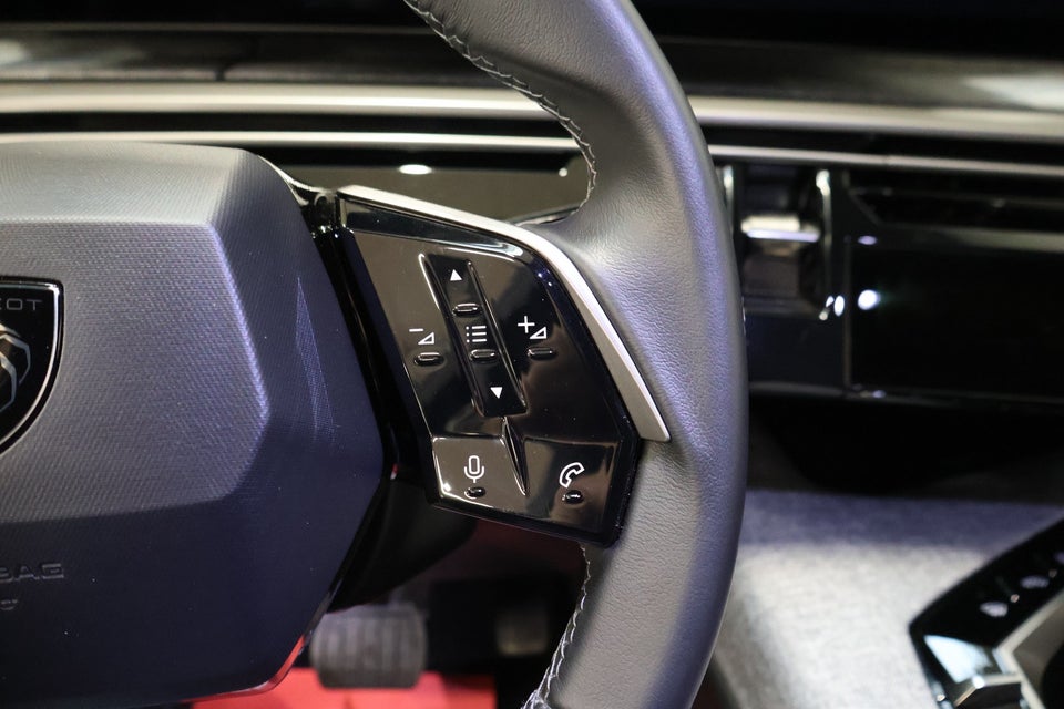 Peugeot e-5008 77 Allure Pack 7prs 5d