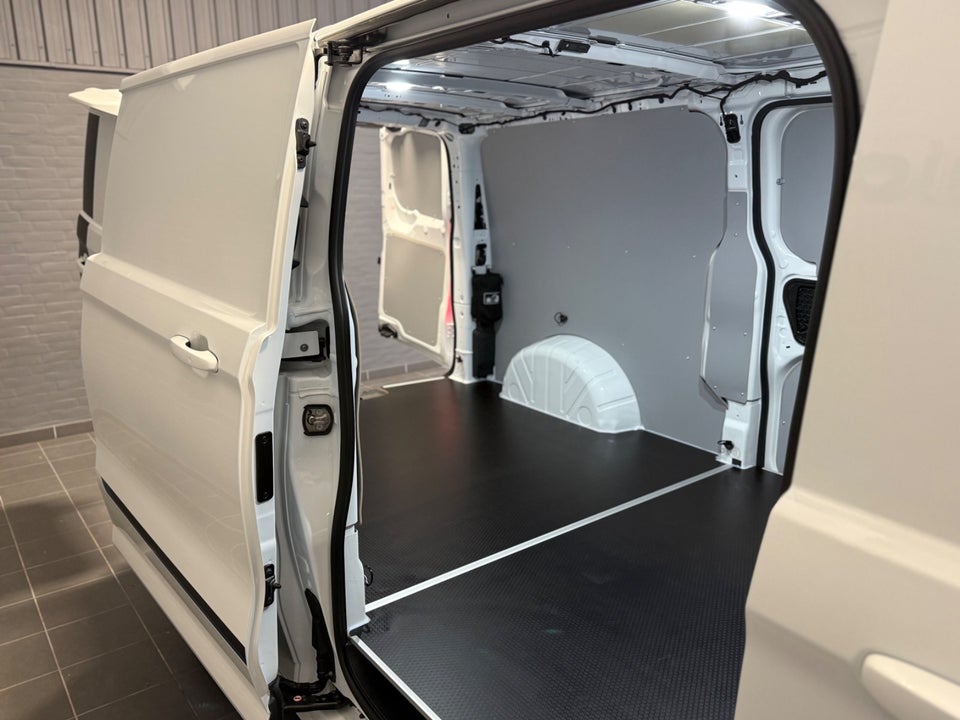 Ford Transit Custom 320 L2 2,0 EcoBlue Sport aut.