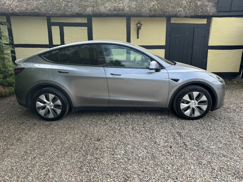 Tesla Model Y Long Range AWD 5d