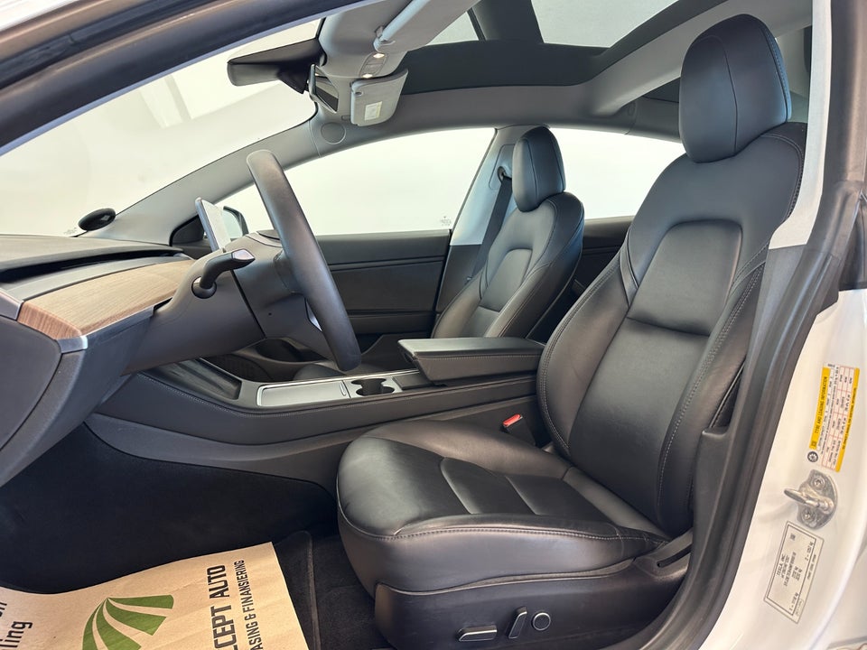 Tesla Model 3 Long Range AWD 4d