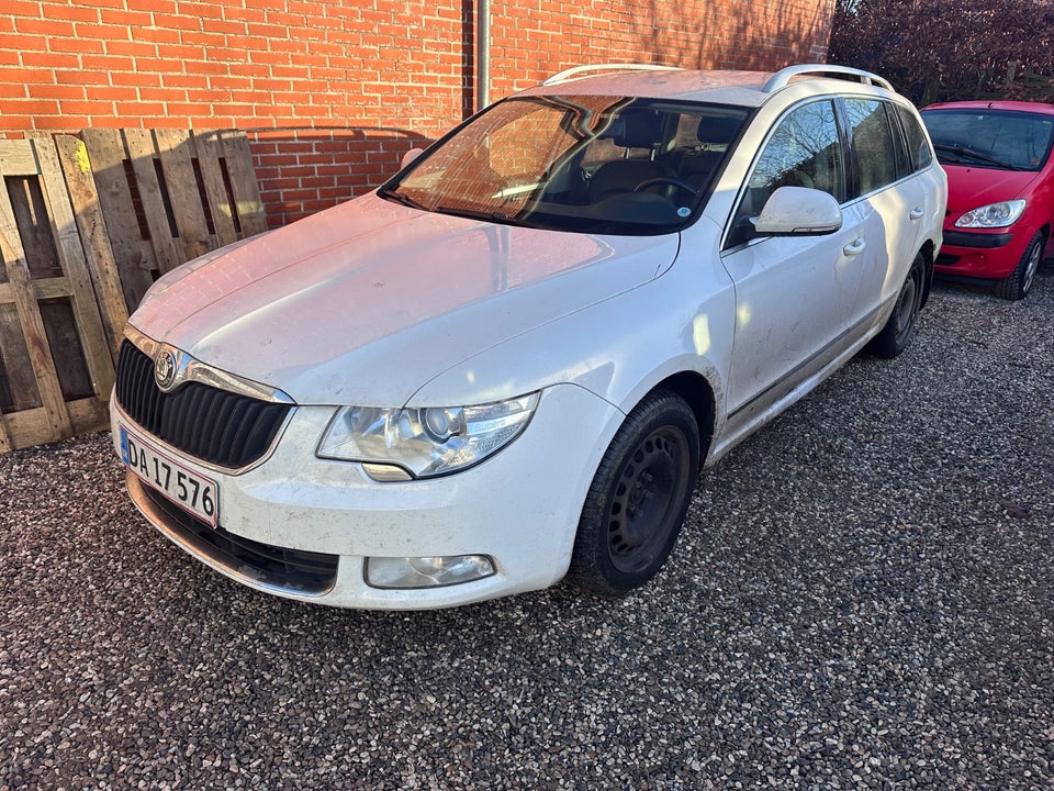 Skoda Superb 2,0 TDi 170 Ambition Combi DSG 5d