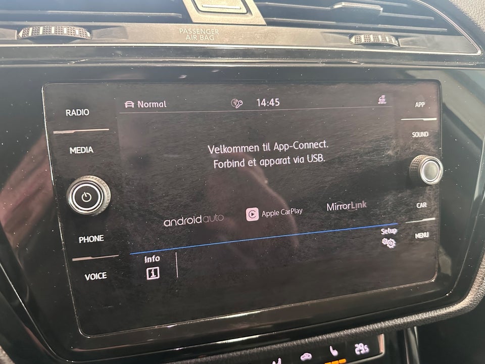 VW Touran 2,0 TDi 150 Highline Family DSG Van 5d