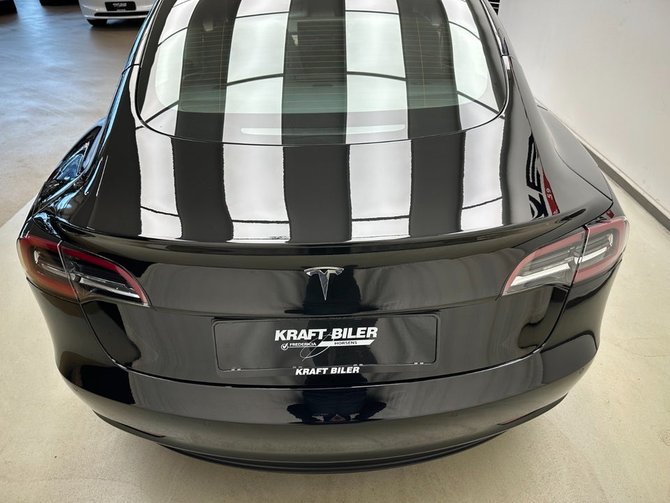 Tesla Model 3 Standard Range+ RWD 4d