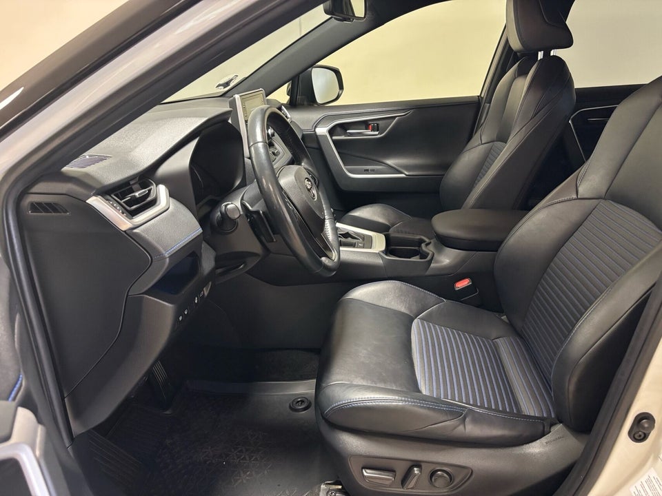 Toyota RAV4 2,5 Hybrid H3 Style MDS 5d