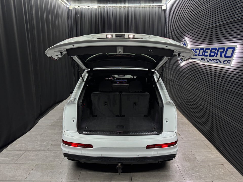 Audi Q7 3,0 TDi 272 S-line quattro Tiptr. 7prs 5d