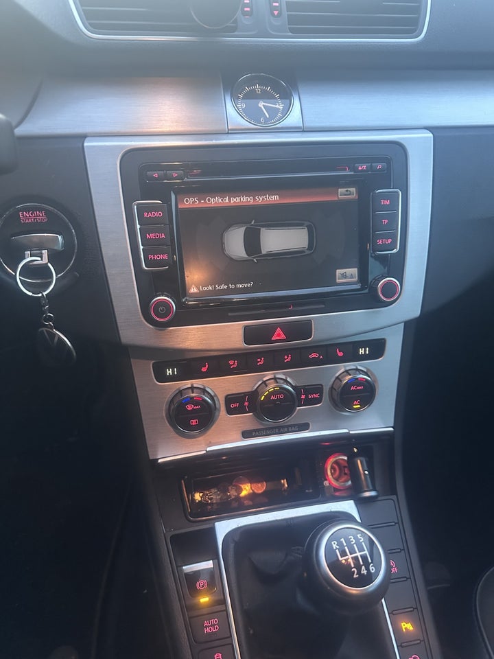 VW Passat 2,0 TDi 140 Highline Variant BMT 5d