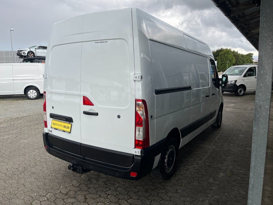 Renault Master III T33 2,3 dCi 125 L2H2 Kassevogn