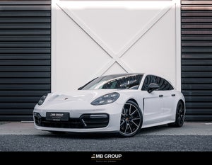 Porsche Panamera 4, modelår 2019, 143,000 km