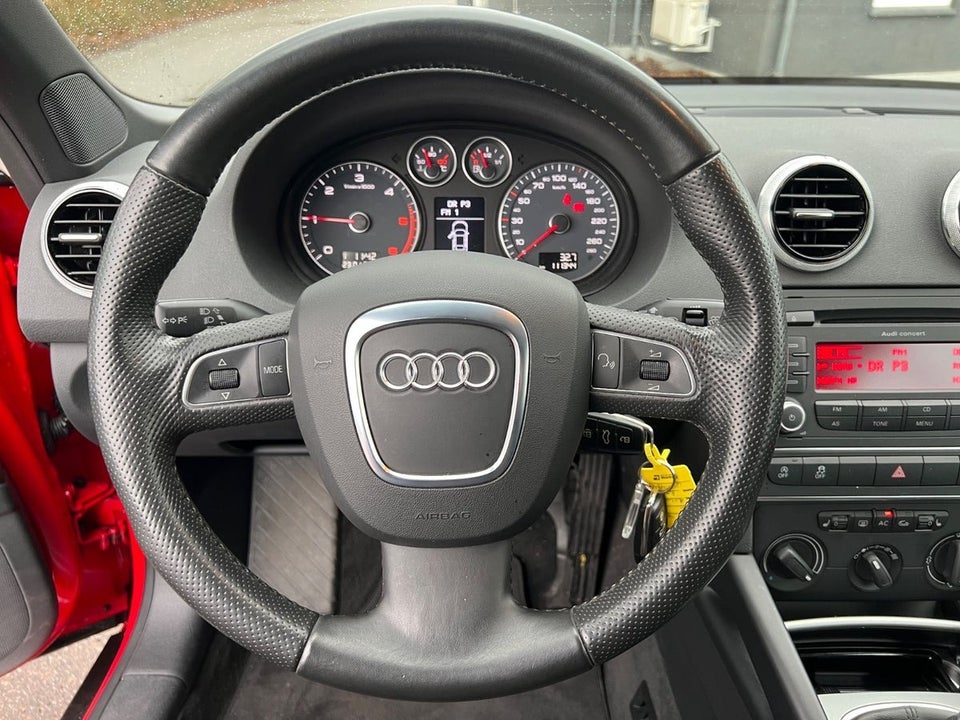 Audi A3 1,6 TDi Attraction Cabriolet 2d