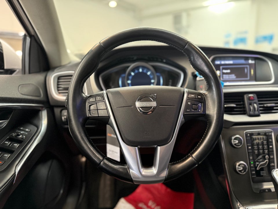 Volvo V40 CC 2,0 D4 177 Kinetic aut. 5d