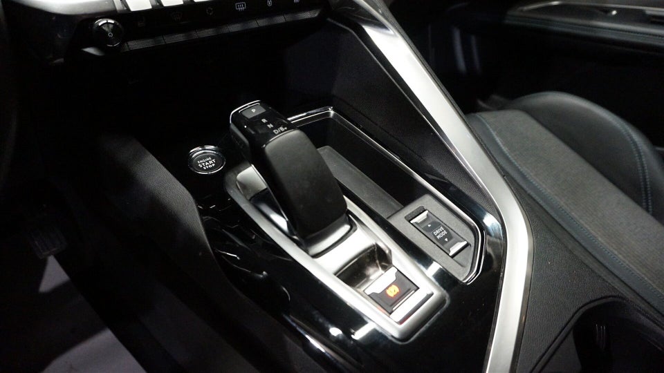 Peugeot 3008 1,6 Hybrid Allure Pack Limited EAT8 5d