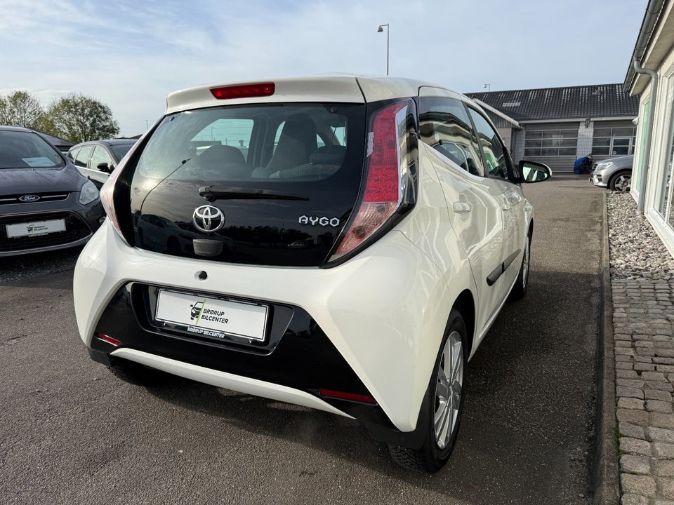 Toyota Aygo 1,0 VVT-i x-press 5d