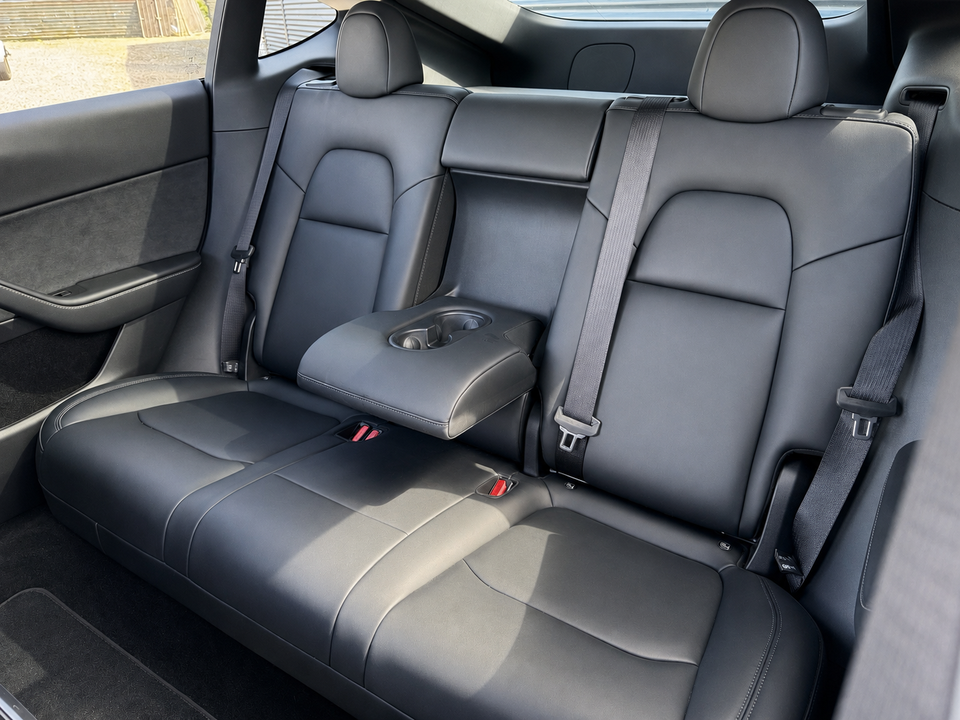 Tesla Model Y RWD 5d