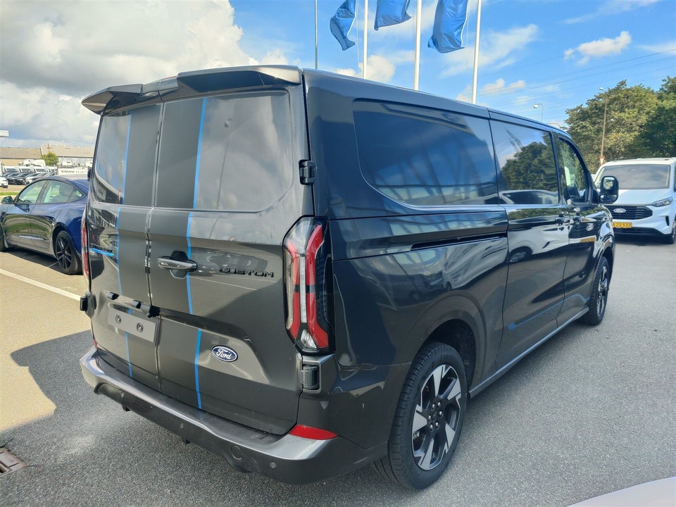Ford E-Transit Custom 320L 64 Sport