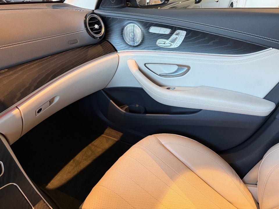 Mercedes E300 de 2,0 AMG Line stc. aut. 4Matic 5d