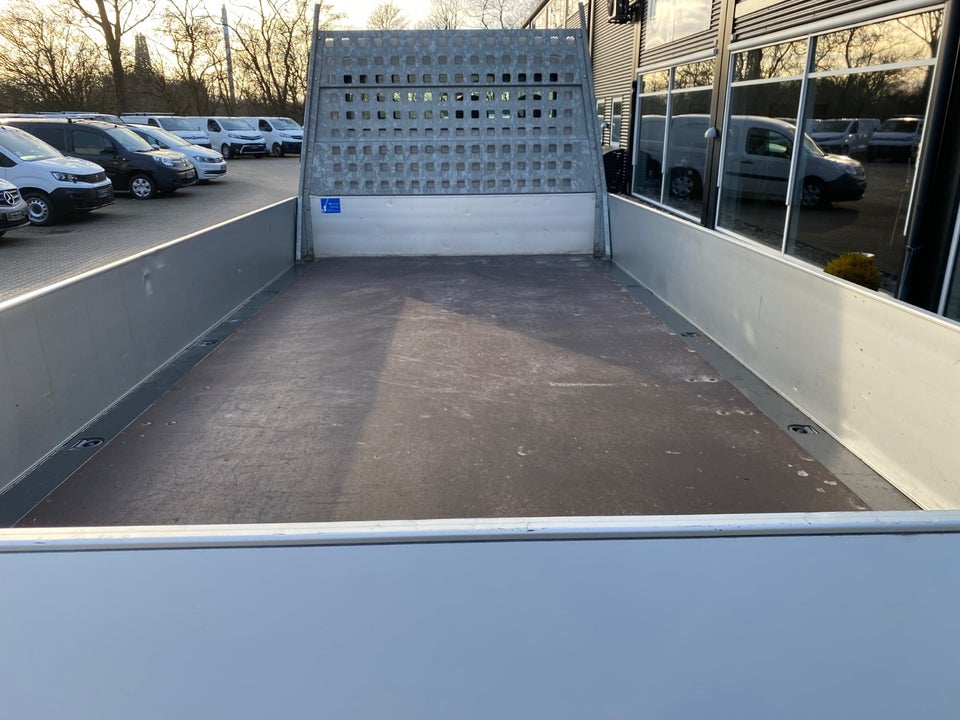 VW Crafter 35 2,0 TDi 140 Ladvogn L4