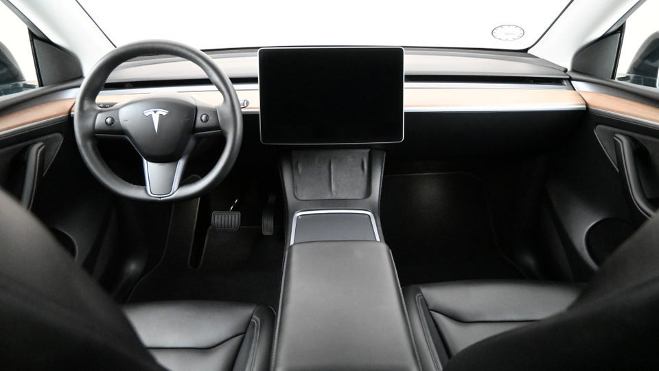 Tesla Model Y Long Range AWD 5d