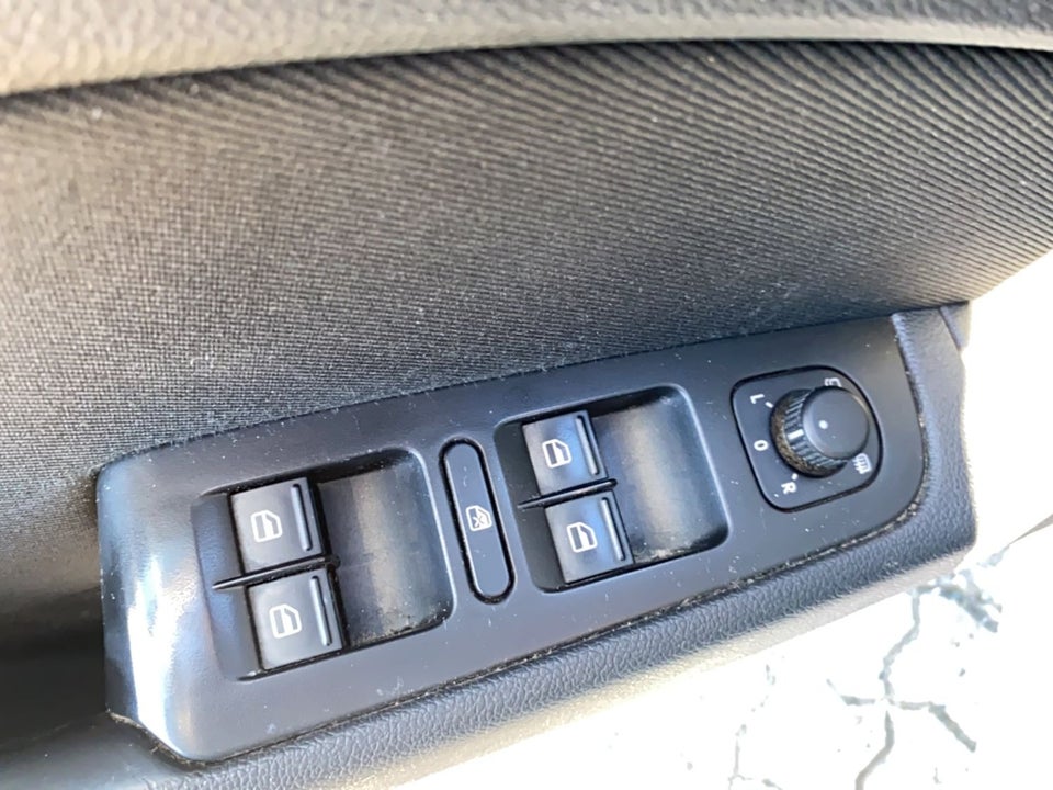 Skoda Superb 2,0 TDi 140 Ambition Combi 5d