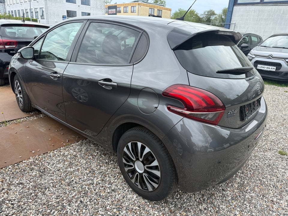 Peugeot 208 1,5 BlueHDi 100 Signature+ 5d