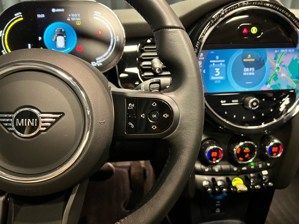 MINI Cooper SE Classic Trim 3d