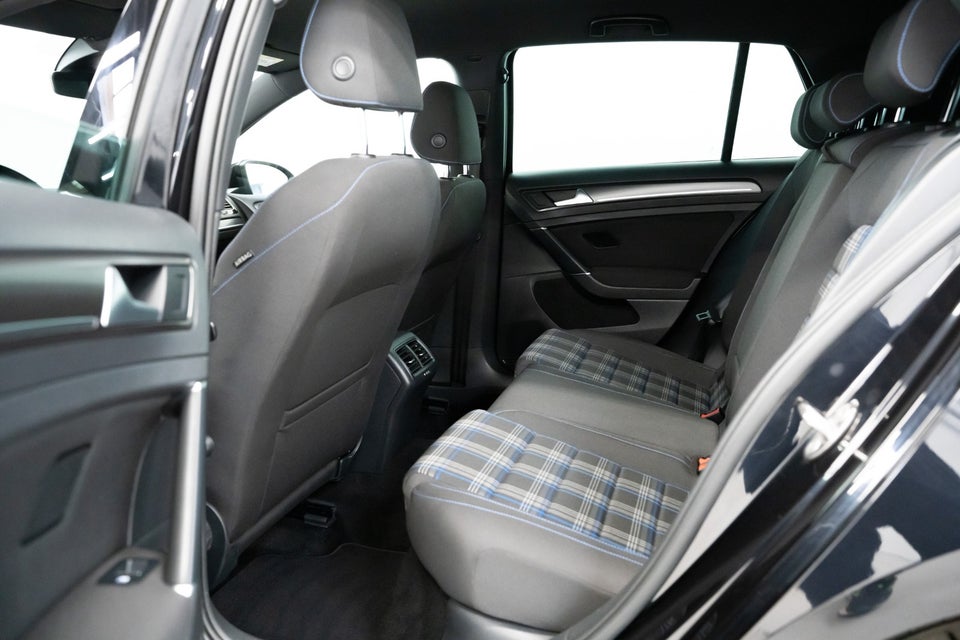 VW Golf VII 1,4 GTE DSG 5d