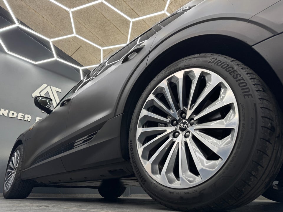 Audi e-tron 55 S-line quattro 5d