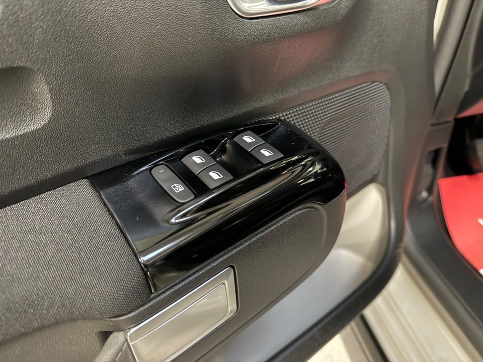 Citroën C3 1,2 PureTech 83 Shine 5d