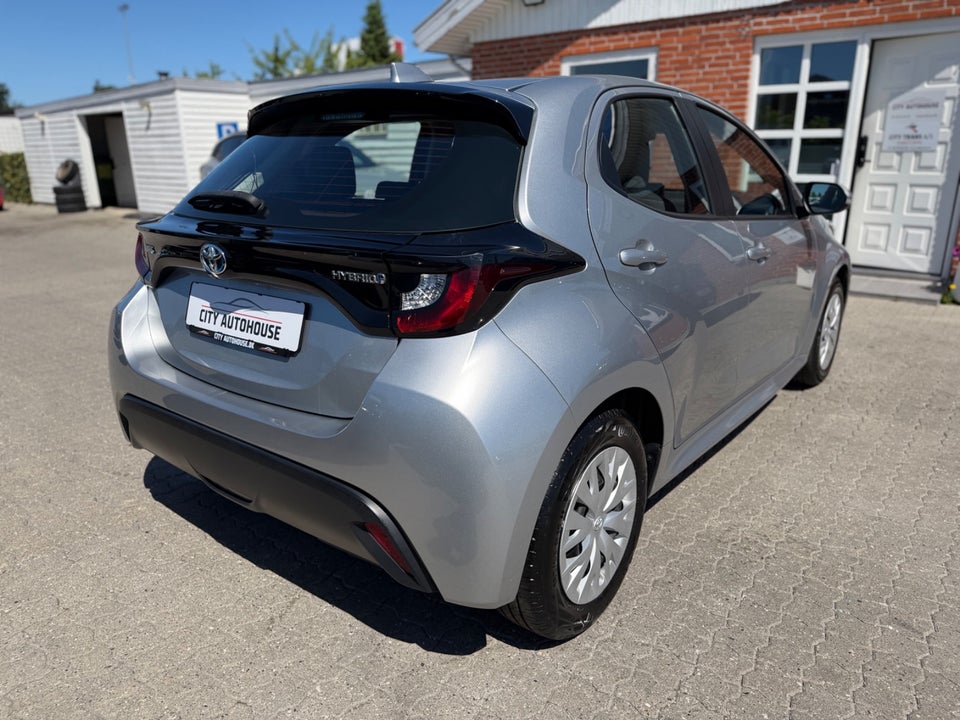 Toyota Yaris 1,5 Hybrid H3 e-CVT 5d