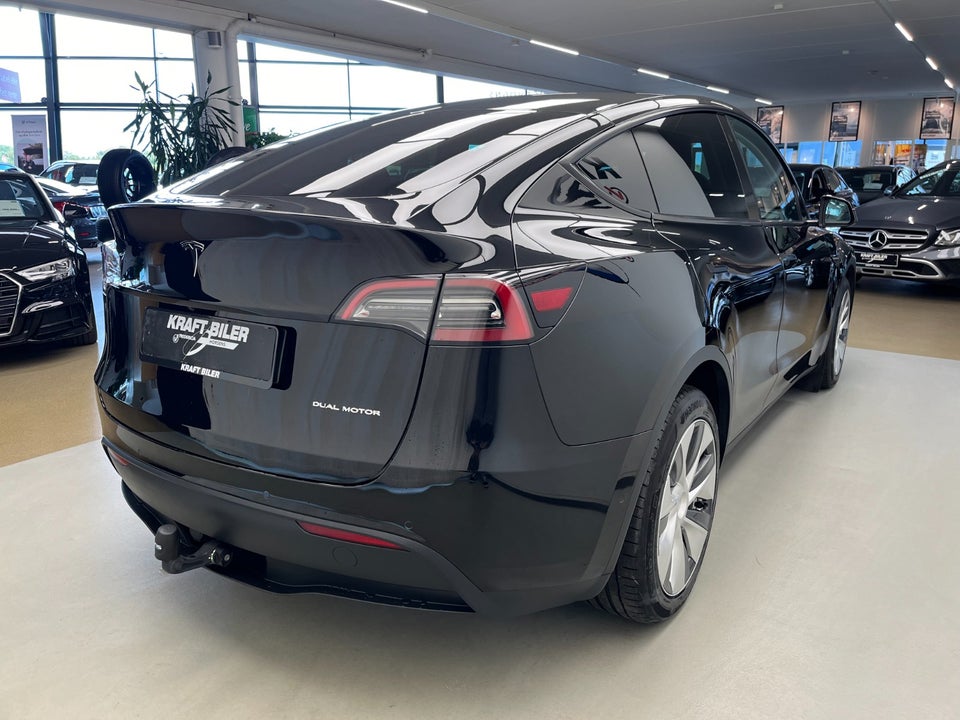 Tesla Model Y Long Range AWD 5d