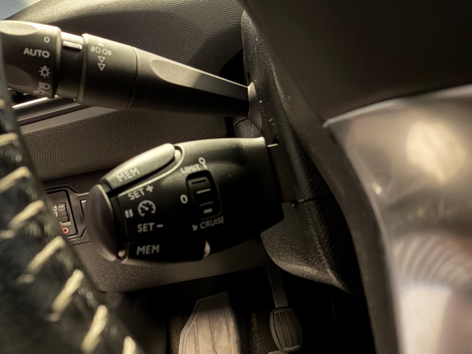 Peugeot 308 1,5 BlueHDi 130 Style SW 5d