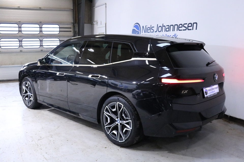 BMW iX xDrive40 Fully Charged Sport 5d