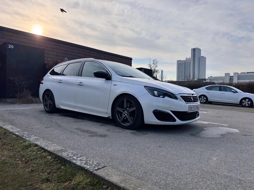 Peugeot 308 1,6 e-THP 205 GT SW 5d