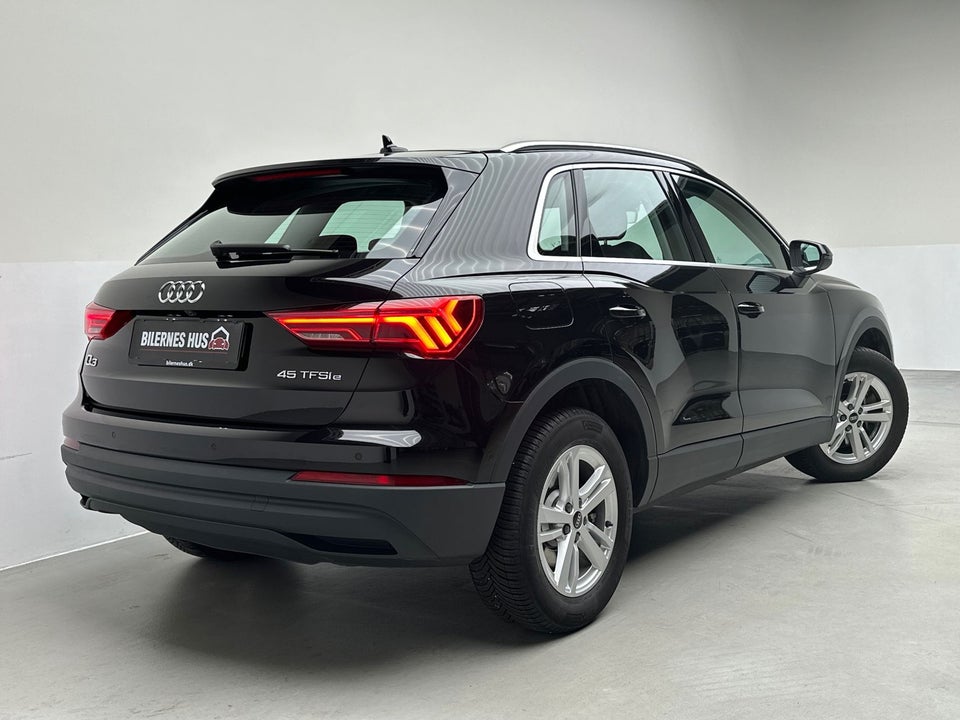 Audi Q3 45 TFSi e Attitude+ S-tr. 5d