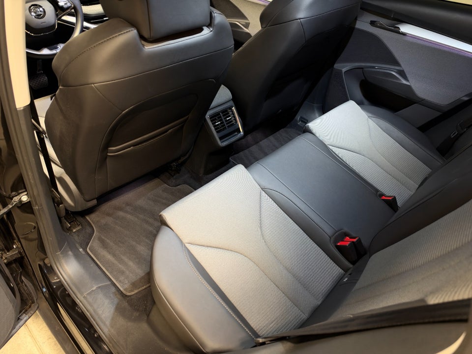Skoda Enyaq 80 iV Loft 5d