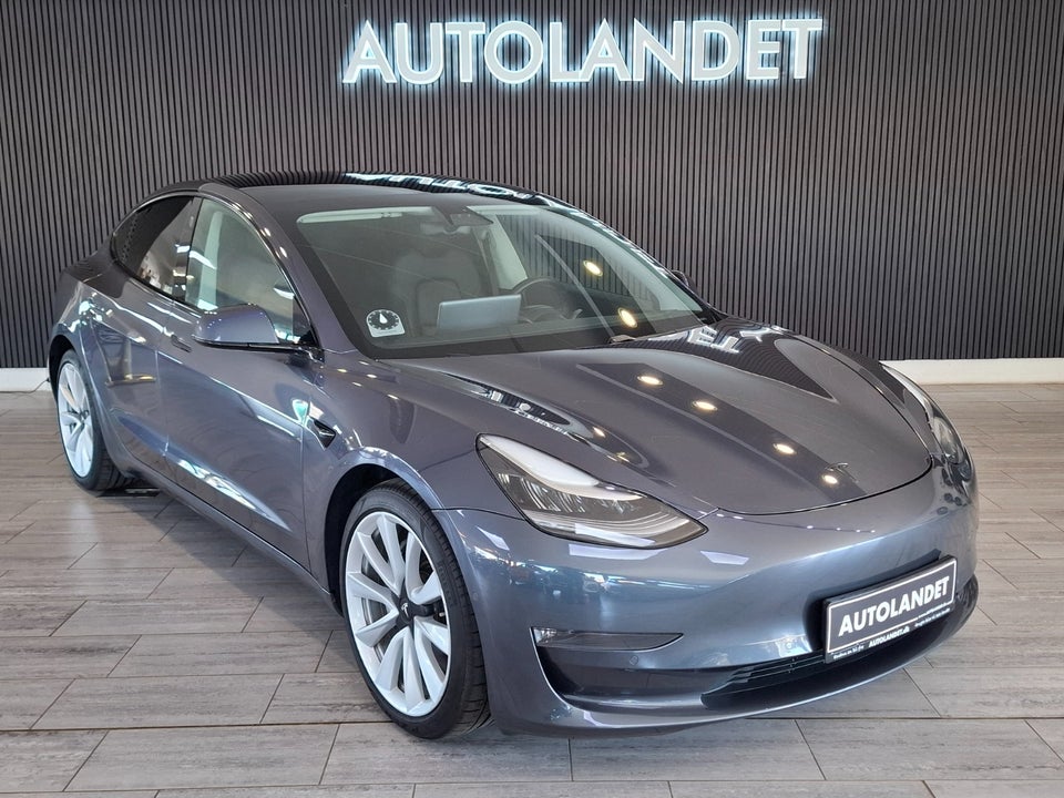 Tesla Model 3 Long Range AWD 4d
