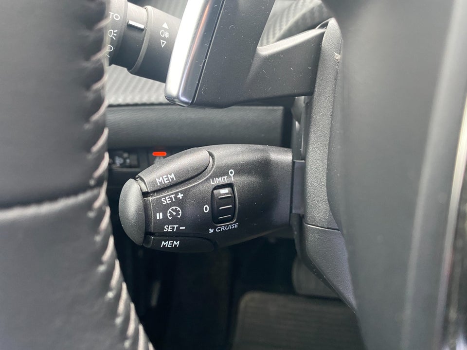 Peugeot 2008 1,2 PureTech 130 Platin EAT8 5d