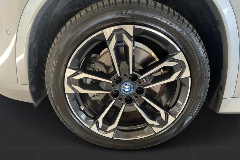 BMW iX1 xDrive30 M-Sport 5d