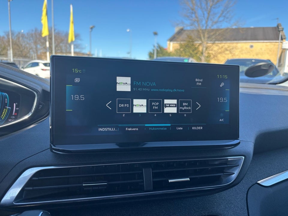 Peugeot 3008 1,6 Hybrid First Selection EAT8 5d