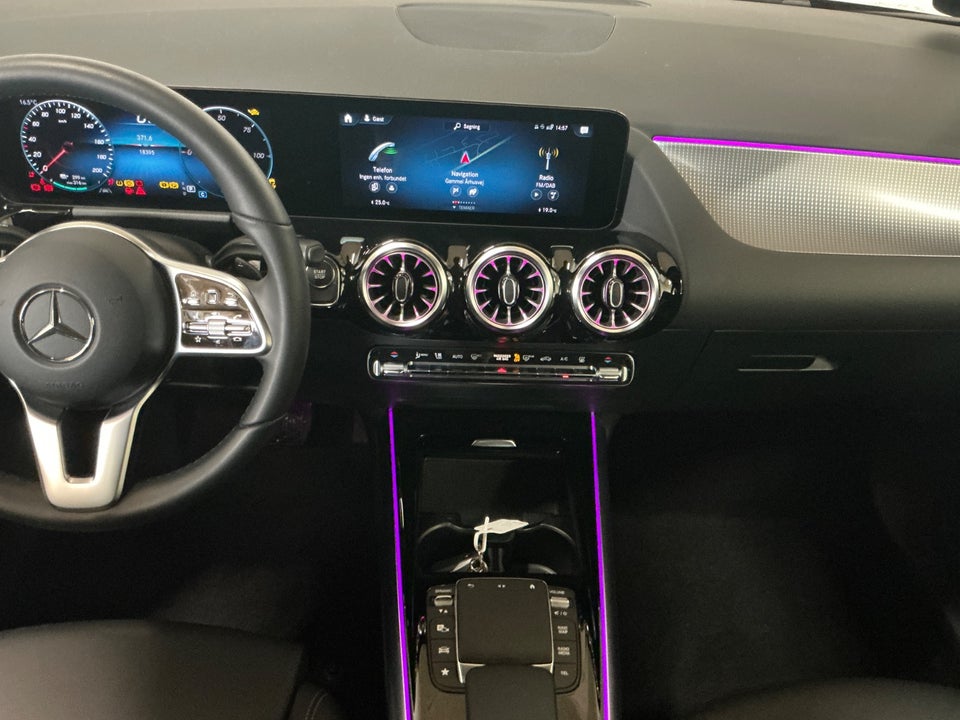 Mercedes EQA350 4Matic 5d