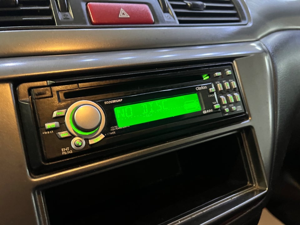 Mitsubishi Lancer 1,6 Comfort stc. 5d