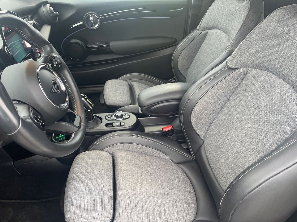 MINI Cooper SE Classic Trim 3d