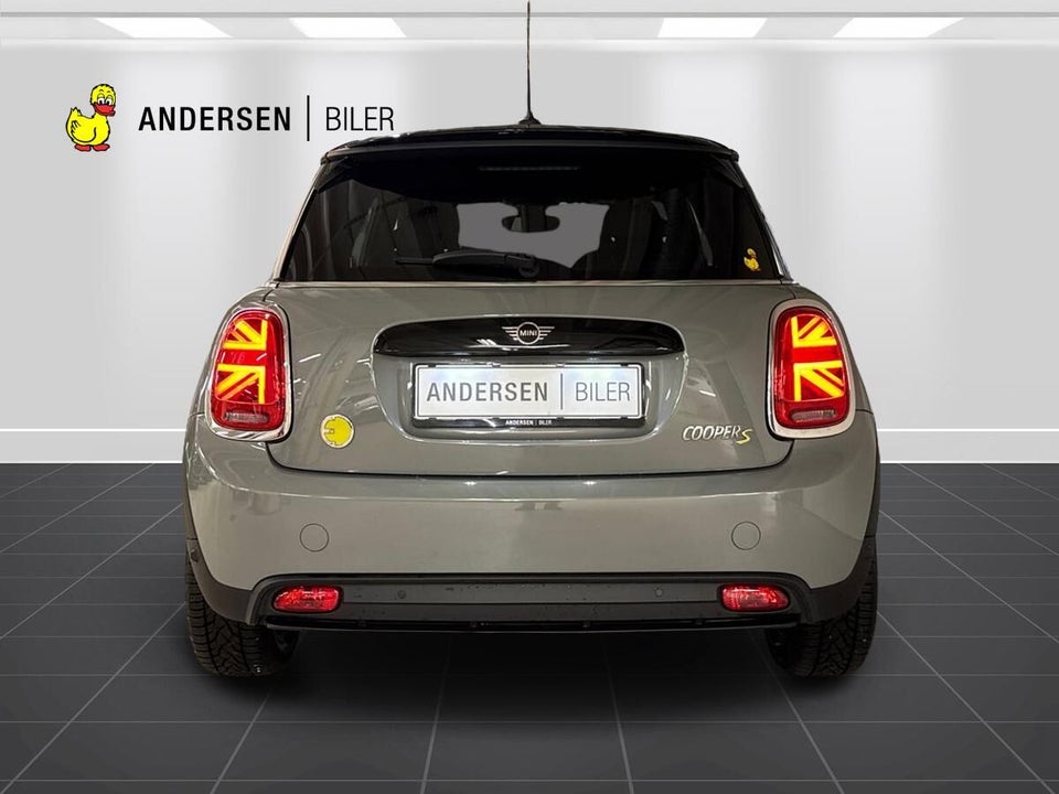 MINI Cooper SE Essential 3d