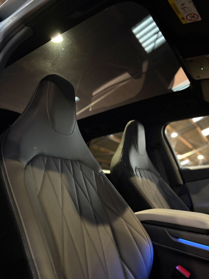 Ford Explorer 79 Premium Extended Range AWD 5d