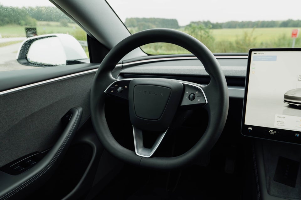 Tesla Model 3 RWD 4d