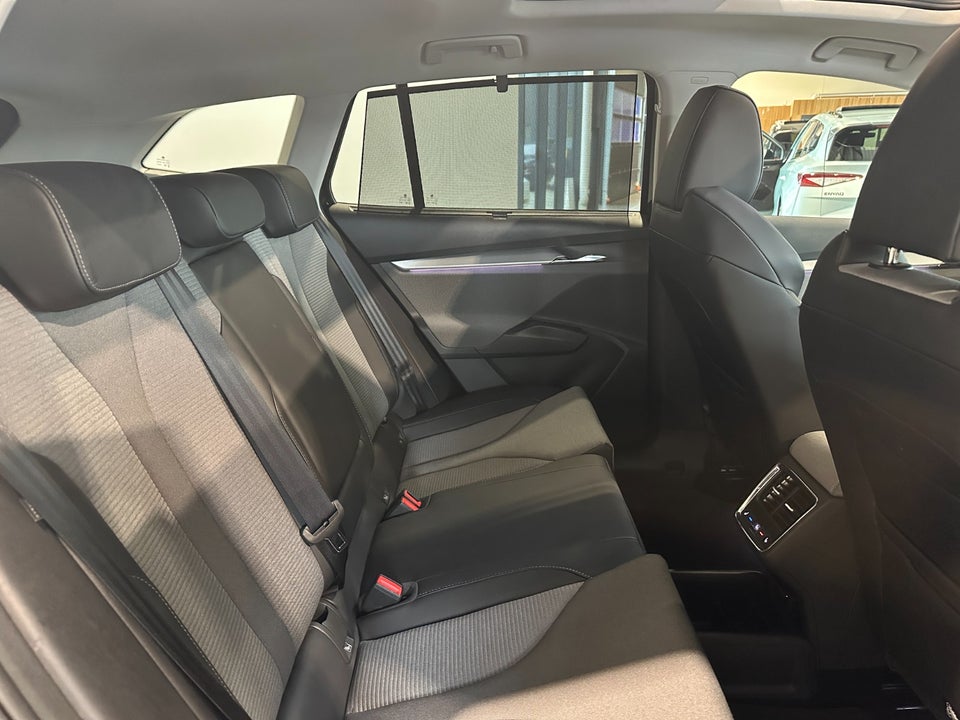 Skoda Enyaq 80 iV Loft 5d