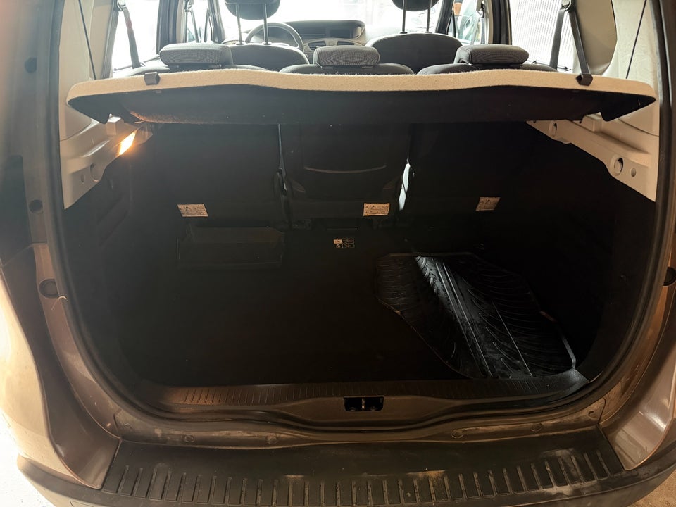 Renault Scenic III 1,5 dCi 110 Expression 5d