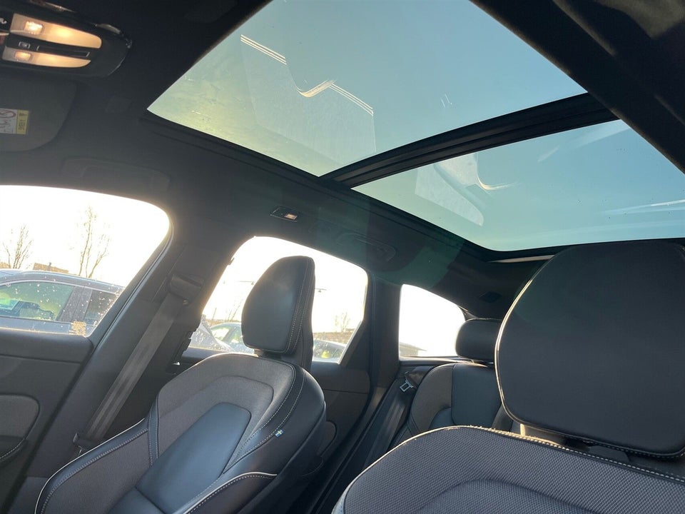 Volvo XC60 2,0 T6 ReCharge R-Design aut. AWD 5d